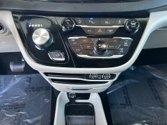 Used 2023  Chrysler Pacifica Touring L FWD at Camacho Mitsubishi near Palmdale&comma; CA