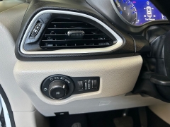 Used 2024  Chrysler Pacifica Touring L FWD at Camacho Mitsubishi near Palmdale&comma; CA