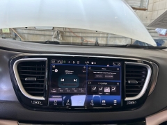Used 2024  Chrysler Pacifica Touring L FWD at Camacho Mitsubishi near Palmdale&comma; CA