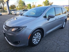 Used 2018  Chrysler Pacifica 4d Wagon Touring L at Camacho Mitsubishi near Palmdale&comma; CA