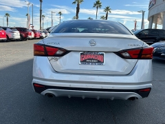 Used 2020  Nissan Altima 4d Sedan FWD 2.5L Platinum at Camacho Mitsubishi near Palmdale, CA