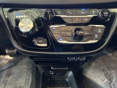 Used 2025  Chrysler Pacifica Select FWD at Camacho Mitsubishi near Palmdale&comma; CA