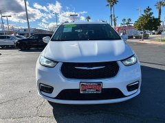 Used 2022  Chrysler Pacifica Touring L FWD at Camacho Mitsubishi near Palmdale&comma; CA