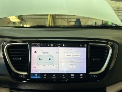 Used 2022  Chrysler Pacifica Touring L FWD at Camacho Mitsubishi near Palmdale&comma; CA