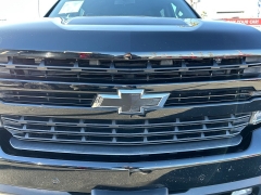 Used 2020  Chevrolet Silverado 1500 4WD Crew Cab RST at Camacho Mitsubishi near Palmdale&comma; CA