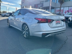 Used 2020  Nissan Altima 4d Sedan FWD 2.5L Platinum at Camacho Mitsubishi near Palmdale, CA