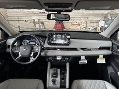 New 2025  Mitsubishi Outlander Plug-In Hybrid SEL S-AWC at Camacho Mitsubishi near Palmdale, CA