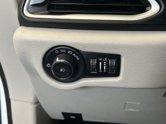 Used 2023  Chrysler Pacifica Touring L FWD at Camacho Mitsubishi near Palmdale&comma; CA