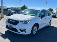Used 2024  Chrysler Pacifica Touring L FWD at Camacho Mitsubishi near Palmdale&comma; CA