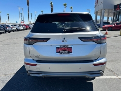 New 2026  Mitsubishi Outlander SE FWD at Camacho Mitsubishi near Palmdale&comma; CA