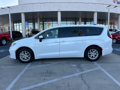 Used 2023  Chrysler Pacifica Touring L FWD at Camacho Mitsubishi near Palmdale&comma; CA