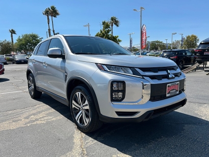 2025 Mitsubishi Outlander Sport ES's photo