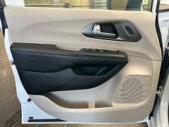 Used 2023  Chrysler Pacifica Touring L FWD at Camacho Mitsubishi near Palmdale&comma; CA