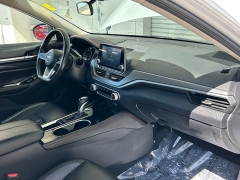 Used 2024  Nissan Altima 2&period;5 SR Sedan at Camacho Mitsubishi near Palmdale&comma; CA