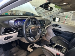 Used 2024  Chrysler Pacifica Touring L FWD at Camacho Mitsubishi near Palmdale&comma; CA