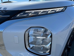 Used 2023  Mitsubishi Outlander Plug-In Hybrid SE S-AWC at Camacho Mitsubishi near Palmdale, CA