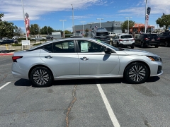 Used 2024  Nissan Altima 2&period;5 SV Sedan at Camacho Mitsubishi near Palmdale&comma; CA