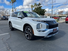  2024 Mitsubishi Outlander SE FWD at Camacho Mitsubishi near Palmdale&comma; CA