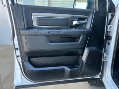 Used 2024  Ram 1500 Classic 4WD Warlock Crew Cab 5'7" Box at Camacho Mitsubishi near Palmdale&comma; CA