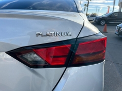 Used 2020  Nissan Altima 4d Sedan FWD 2.5L Platinum at Camacho Mitsubishi near Palmdale, CA