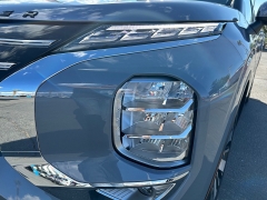New 2025 Mitsubishi Outlander SE FWD w/Tech Pkg at Camacho Mitsubishi near Palmdale, CA