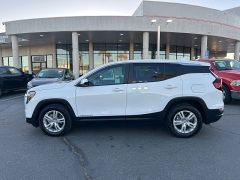 Used 2024  GMC Terrain FWD 4dr SLE at Camacho Mitsubishi near Palmdale&comma; CA