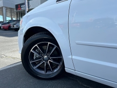 Used 2017  Dodge Grand Caravan 4d Wagon SXT at Camacho Mitsubishi near Palmdale&comma; CA