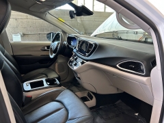 Used 2024  Chrysler Pacifica Touring L FWD at Camacho Mitsubishi near Palmdale&comma; CA