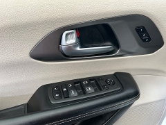 Used 2022  Chrysler Pacifica Touring L FWD at Camacho Mitsubishi near Palmdale&comma; CA