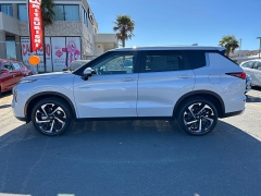 New 2025 Mitsubishi Outlander Plug-In Hybrid SE S-AWC at Camacho Mitsubishi near Palmdale, CA