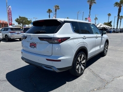 New 2026  Mitsubishi Outlander SE FWD at Camacho Mitsubishi near Palmdale&comma; CA