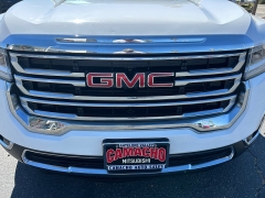 Used 2023  GMC Acadia AWD 4dr SLT at Camacho Mitsubishi near Palmdale&comma; CA