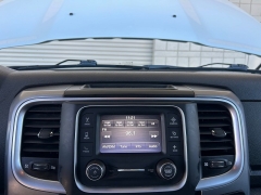 Used 2024  Ram 1500 Classic 4WD Warlock Crew Cab 5'7" Box at Camacho Mitsubishi near Palmdale&comma; CA