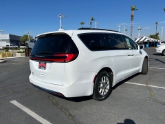 Used 2022  Chrysler Pacifica Touring L FWD at Camacho Mitsubishi near Palmdale&comma; CA