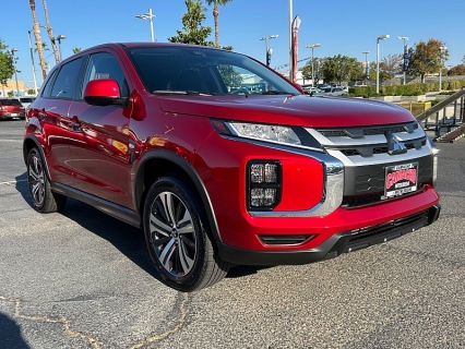 2025 Mitsubishi Outlander Sport ES's photo