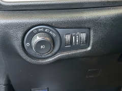 Used 2025  Chrysler Pacifica Select FWD at Camacho Mitsubishi near Palmdale&comma; CA