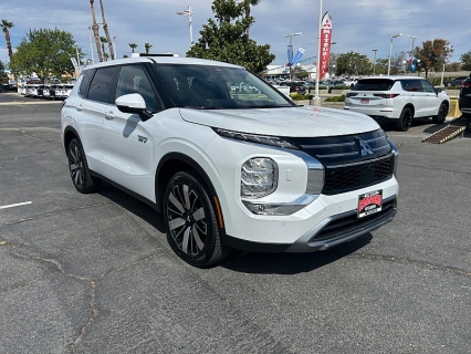 New 2026 Mitsubishi Outlander Plug-In Hybrid SE S-AWC at Camacho Mitsubishi near Palmdale, CA