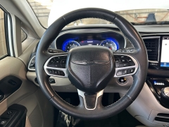 Used 2022  Chrysler Pacifica Touring L FWD at Camacho Mitsubishi near Palmdale&comma; CA