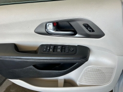 Used 2024  Chrysler Pacifica Touring L FWD at Camacho Mitsubishi near Palmdale&comma; CA
