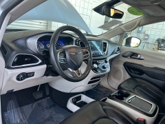 Used 2023  Chrysler Pacifica Touring L FWD at Camacho Mitsubishi near Palmdale&comma; CA