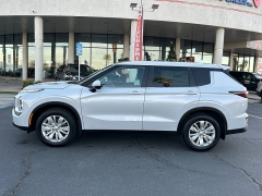 New 2026  Mitsubishi Outlander SE FWD at Camacho Mitsubishi near Palmdale&comma; CA