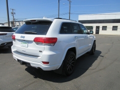 Used 2014 Jeep Grand Cherokee 4d SUV 4WD Overland at Charbonneau Car Center near Dickinson, ND