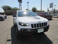 Used 2022 Jeep Cherokee Trailhawk 4x4 at Charbonneau Car Center near Dickinson, ND