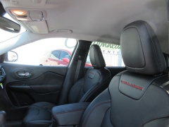 Used 2022 Jeep Cherokee Trailhawk 4x4 at Charbonneau Car Center near Dickinson, ND