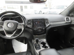 Used 2021 Jeep Grand Cherokee Limited 4x4 at Charbonneau Car Center near Dickinson, ND