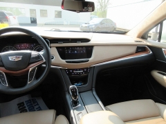 Used 2017 Cadillac XT5 4d SUV AWD Platinum at Charbonneau Car Center near Dickinson, ND