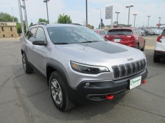 Used 2020 Jeep Cherokee 4d SUV 4WD Trailhawk 3.2L at Charbonneau Car Center near Dickinson, ND