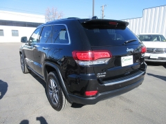 Used 2021 Jeep Grand Cherokee Limited 4x4 at Charbonneau Car Center near Dickinson, ND