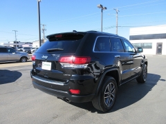 Used 2021 Jeep Grand Cherokee Limited 4x4 at Charbonneau Car Center near Dickinson, ND