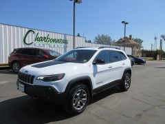 Used 2022 Jeep Cherokee Trailhawk 4x4 at Charbonneau Car Center near Dickinson, ND
